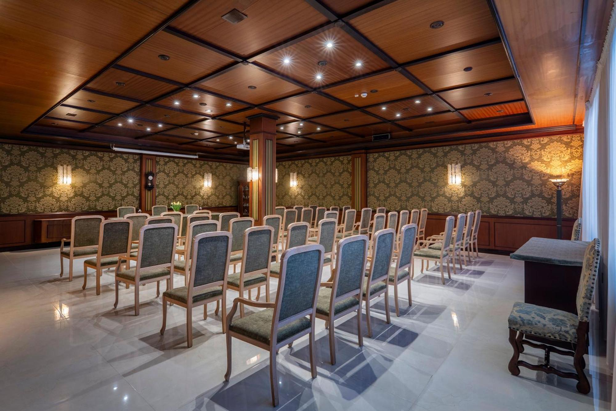 Hotel Delle Palme Лече Екстериор снимка