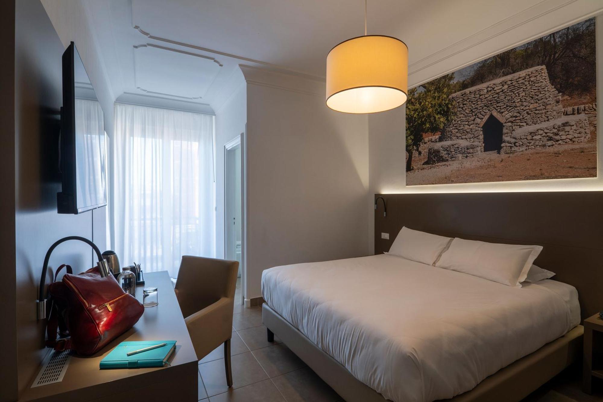 Hotel Delle Palme Лече Екстериор снимка