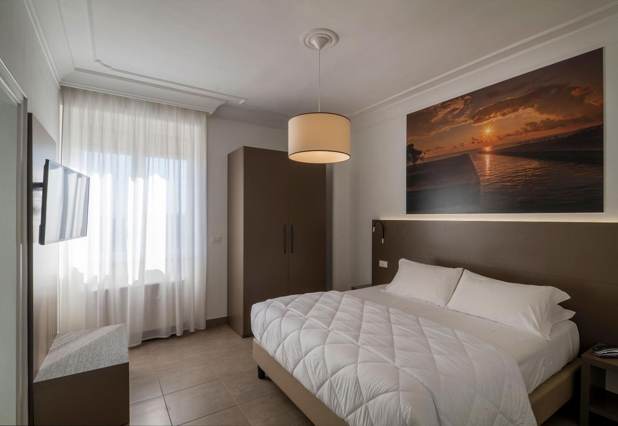 Hotel Delle Palme Лече Екстериор снимка
