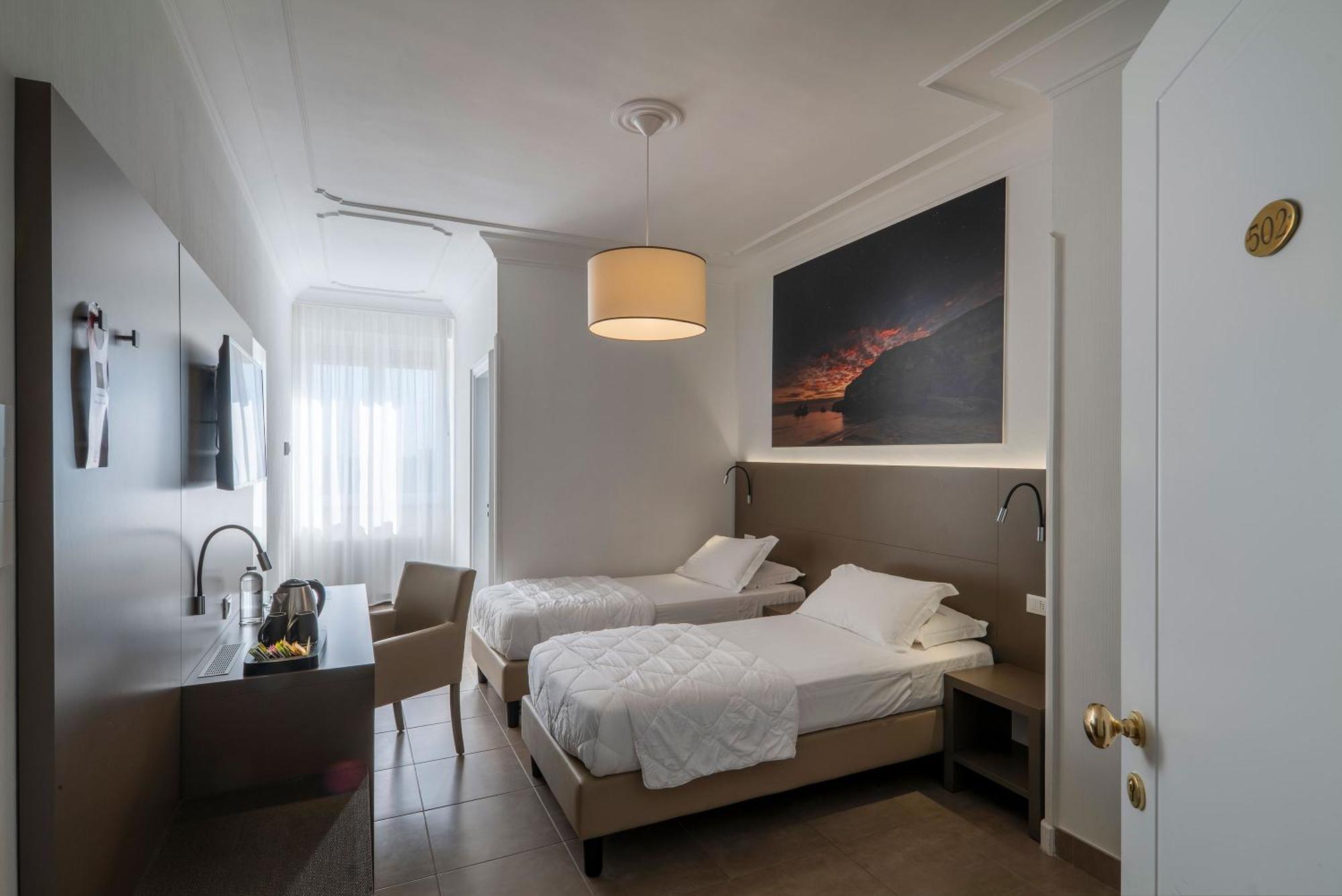 Hotel Delle Palme Лече Екстериор снимка