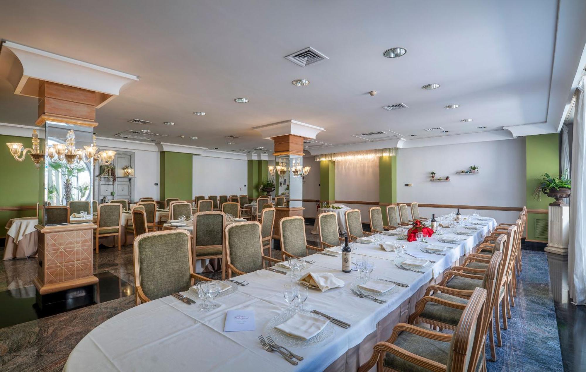 Hotel Delle Palme Лече Екстериор снимка