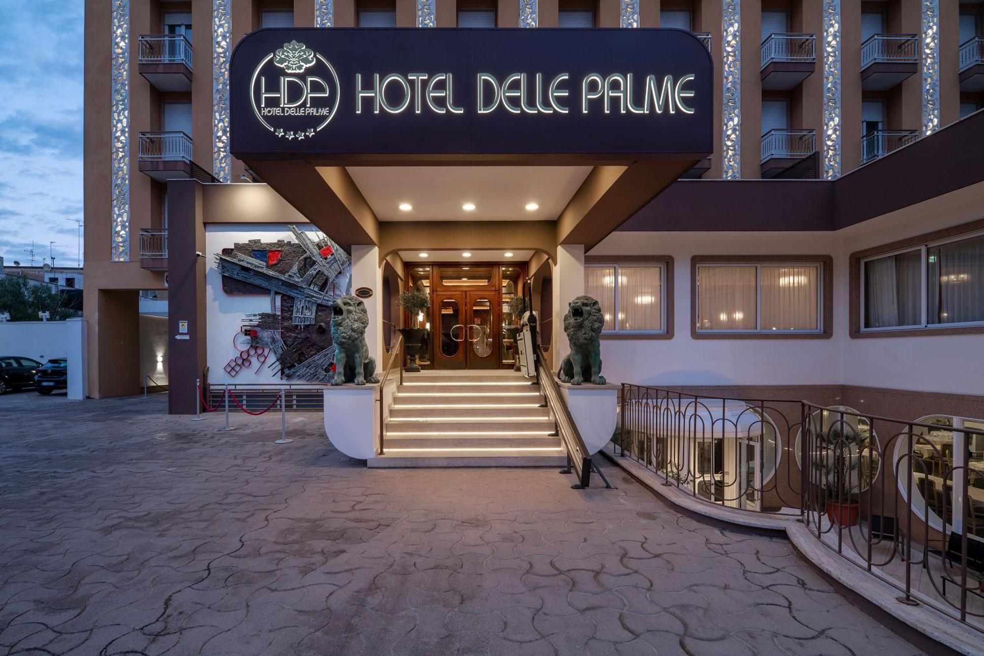 Hotel Delle Palme Лече Екстериор снимка